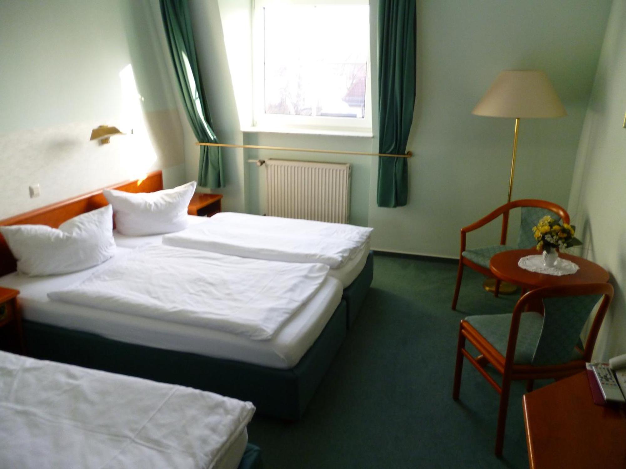 Hotel Brandenburg Кеніґс-Вустергаузен Екстер'єр фото